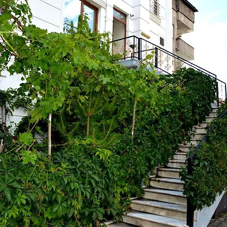 Garden Hotel