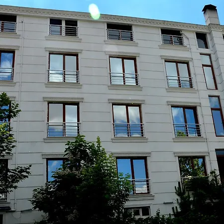 Garden Hotel 3*