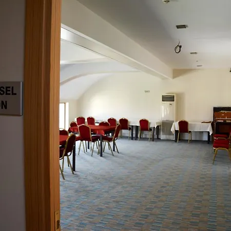 Garden Hotel 3*